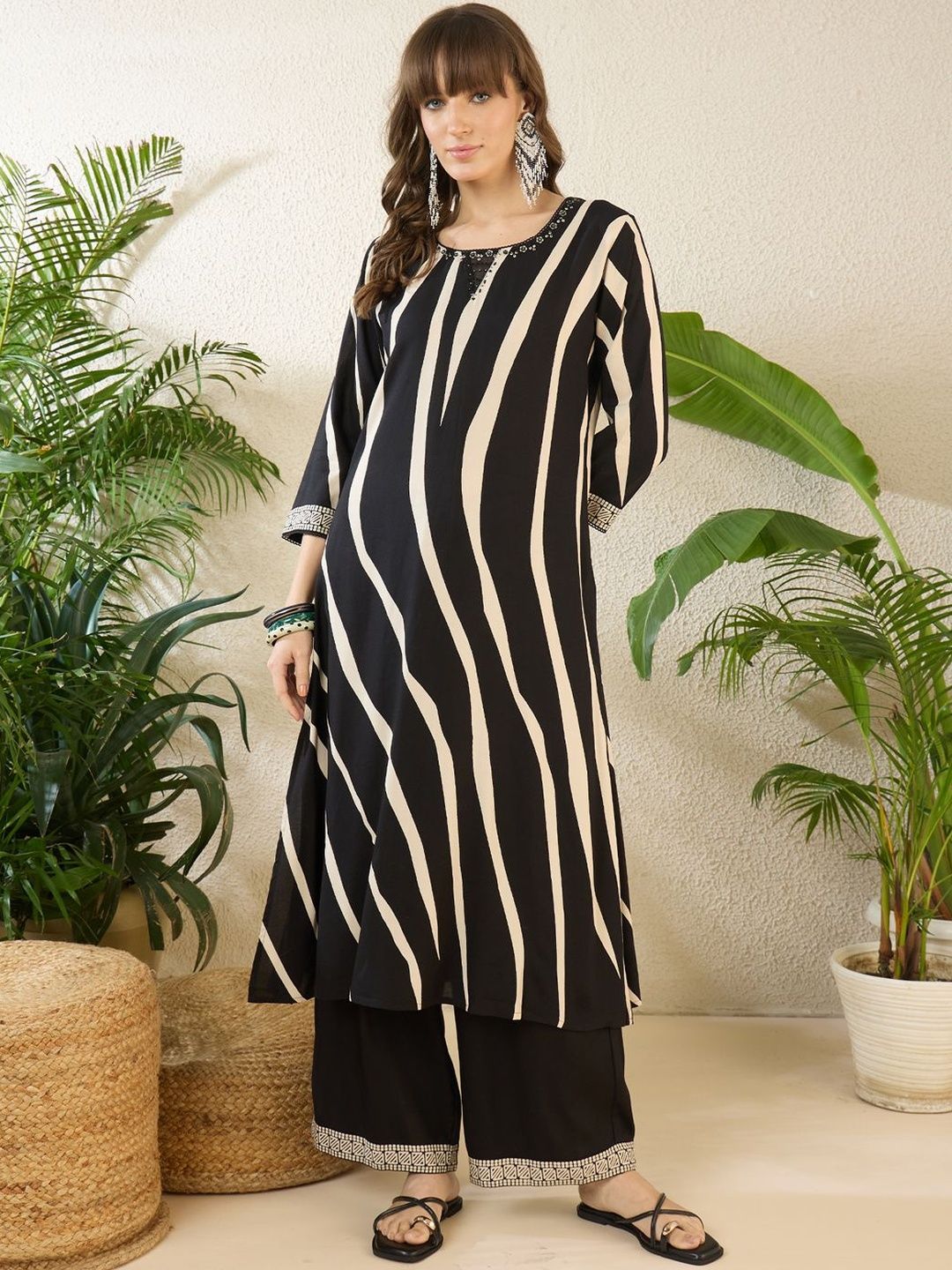 Dhiyona IE Printed Round Neck Three-Quarter Sleeves Top With Trousers