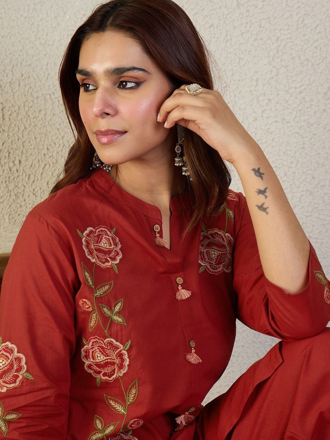 Floral Embroidered Mandarin Collar Thread Work Pure Cotton Kurta With Trousers