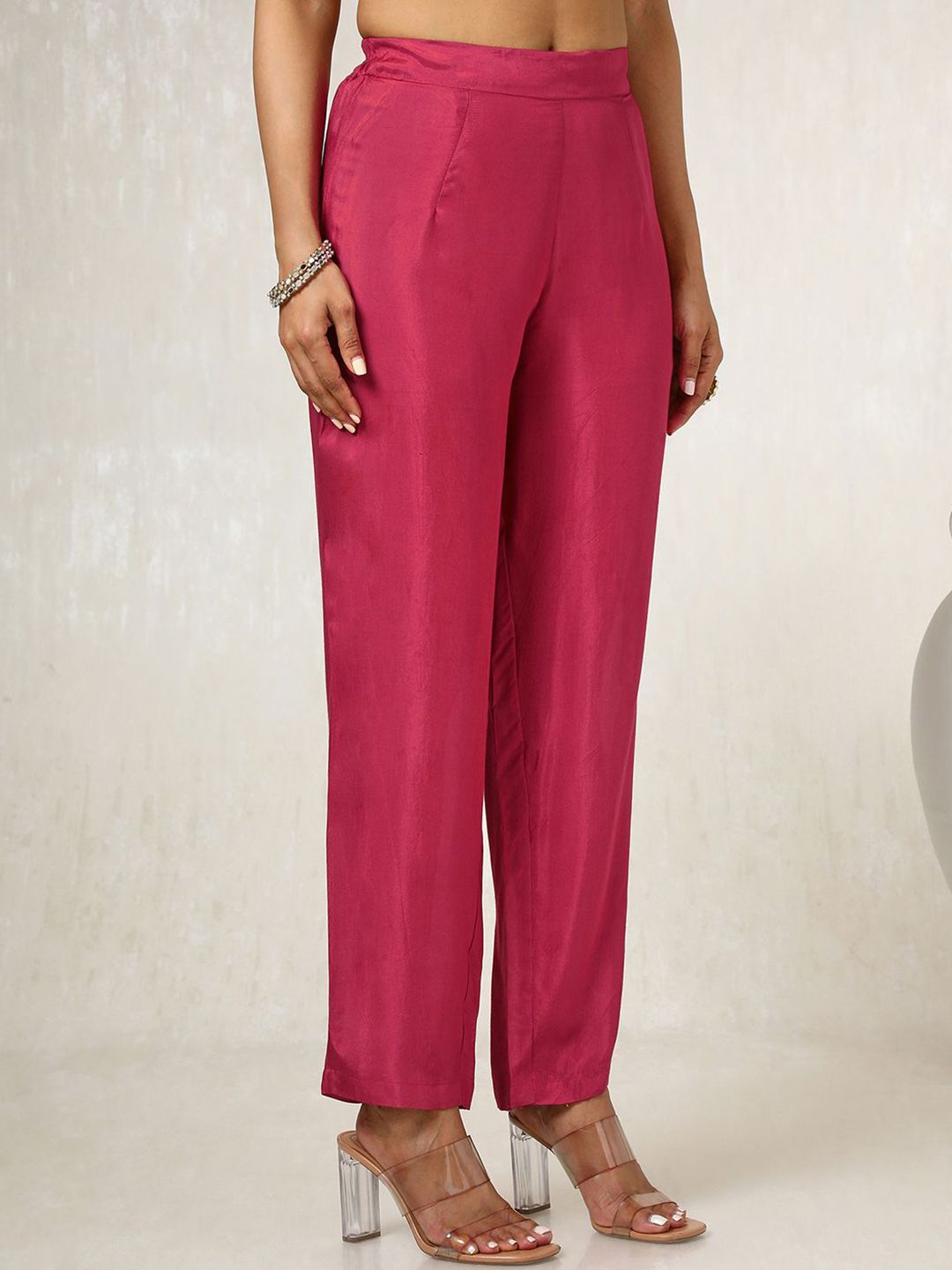 Dhiyona SO Women's Women Floral Printed Regular Gotta Patti Kurta with Trousers & With Dupatta