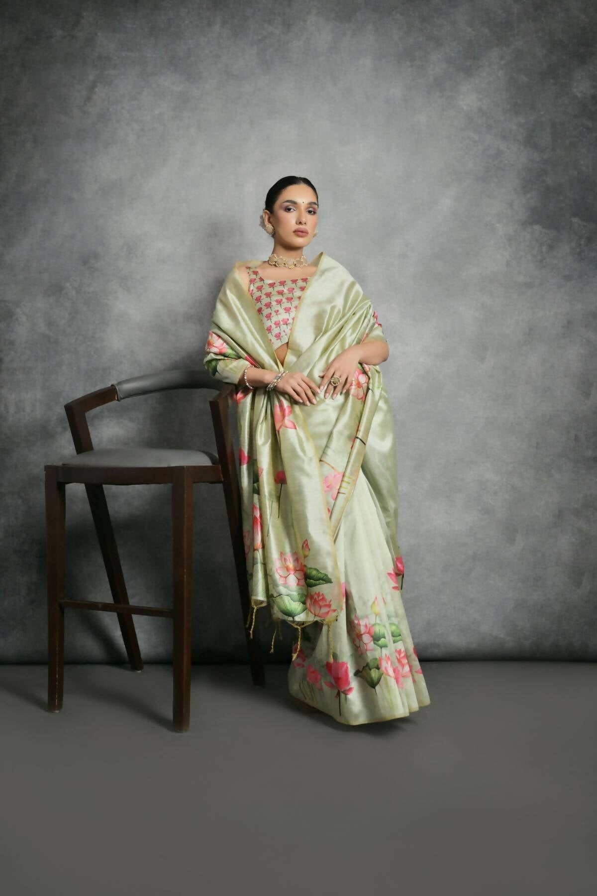 Women Yogita Lotus Pista Saree With Unstiched Blouse