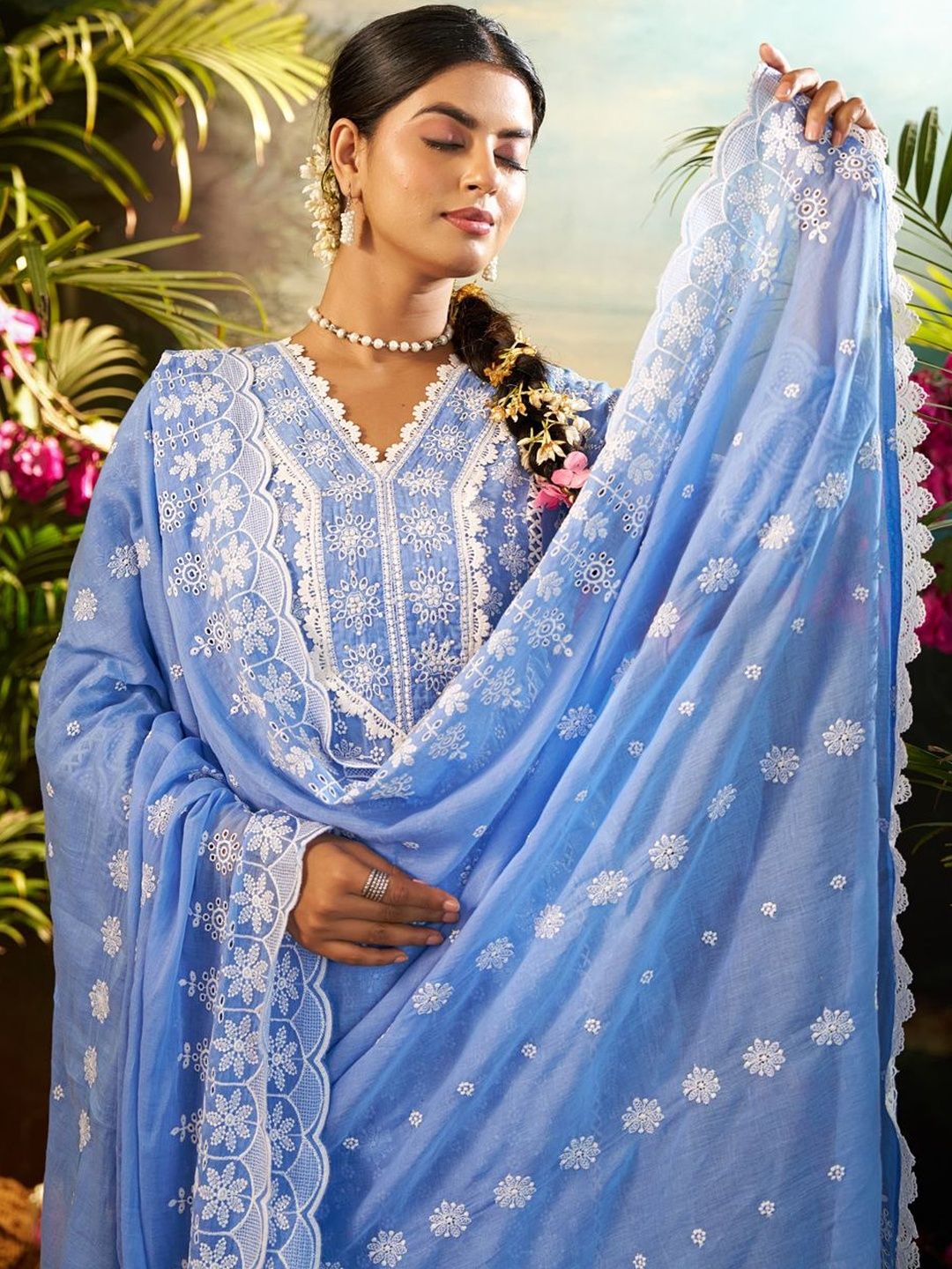 Women Ethnic Motifs Embroidered Regular Thread Work Pure Cotton Kurta with Trousers & With Dupatta