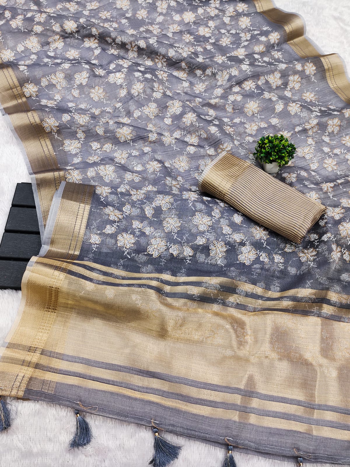Dhiyona GR Women's Florence Grey Khadi Silk Saree