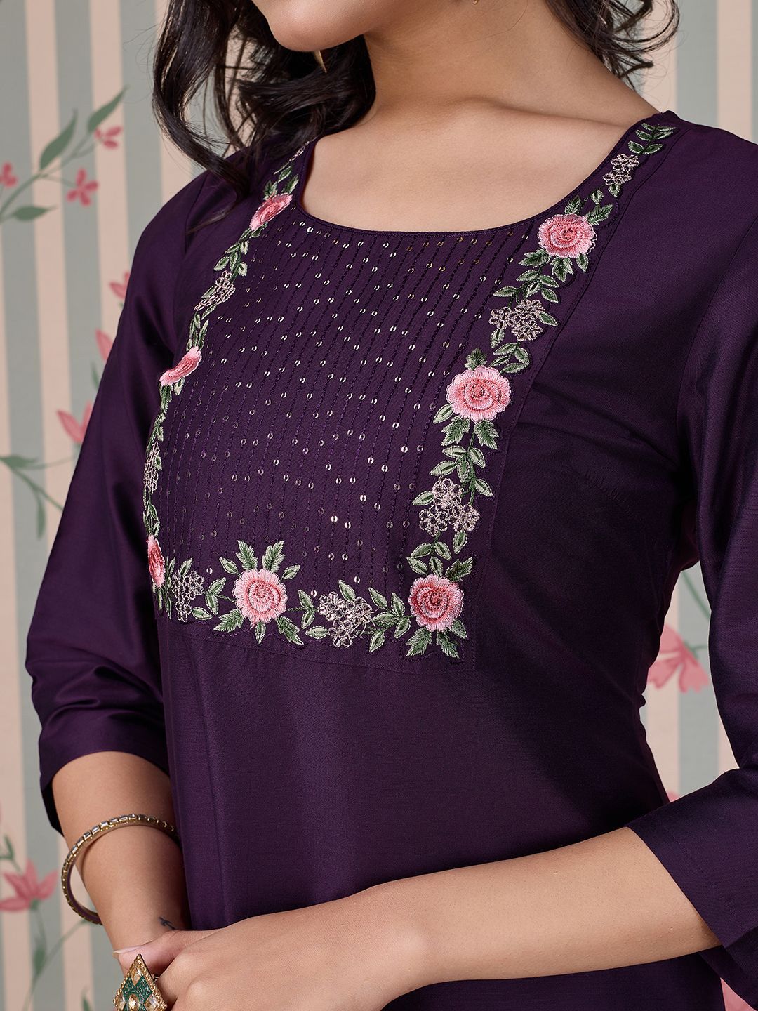Dhiyona OD Women Embroidered Straight Kurta