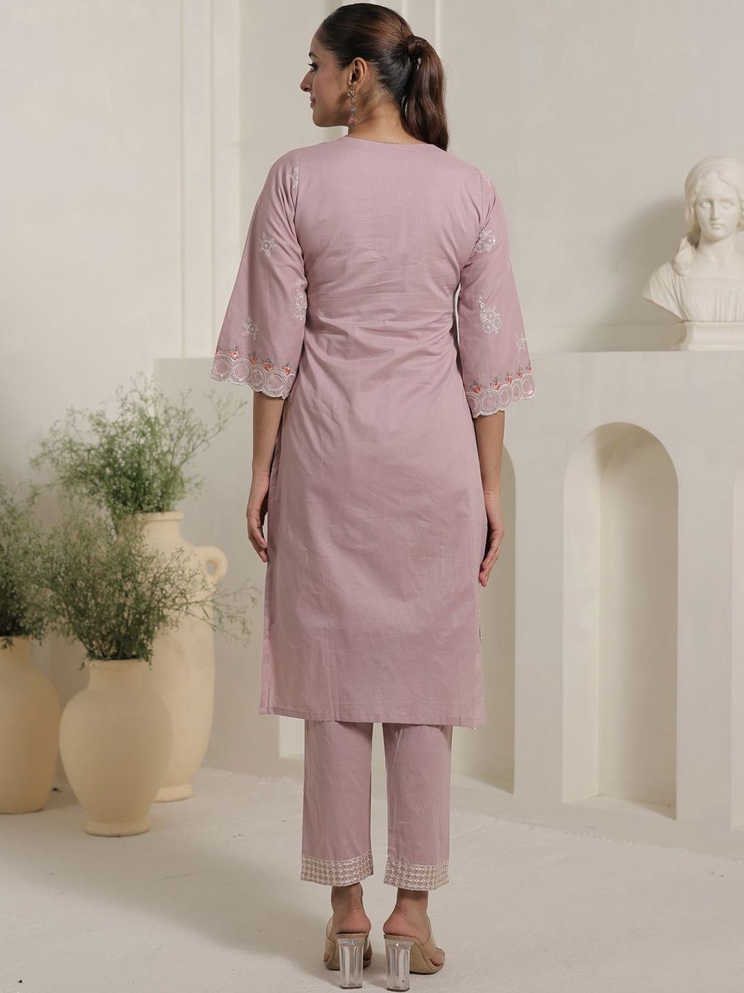 Women Floral Embroidered Regular Thread Work Pure Cotton Kurta with Trousers & With Dupatta