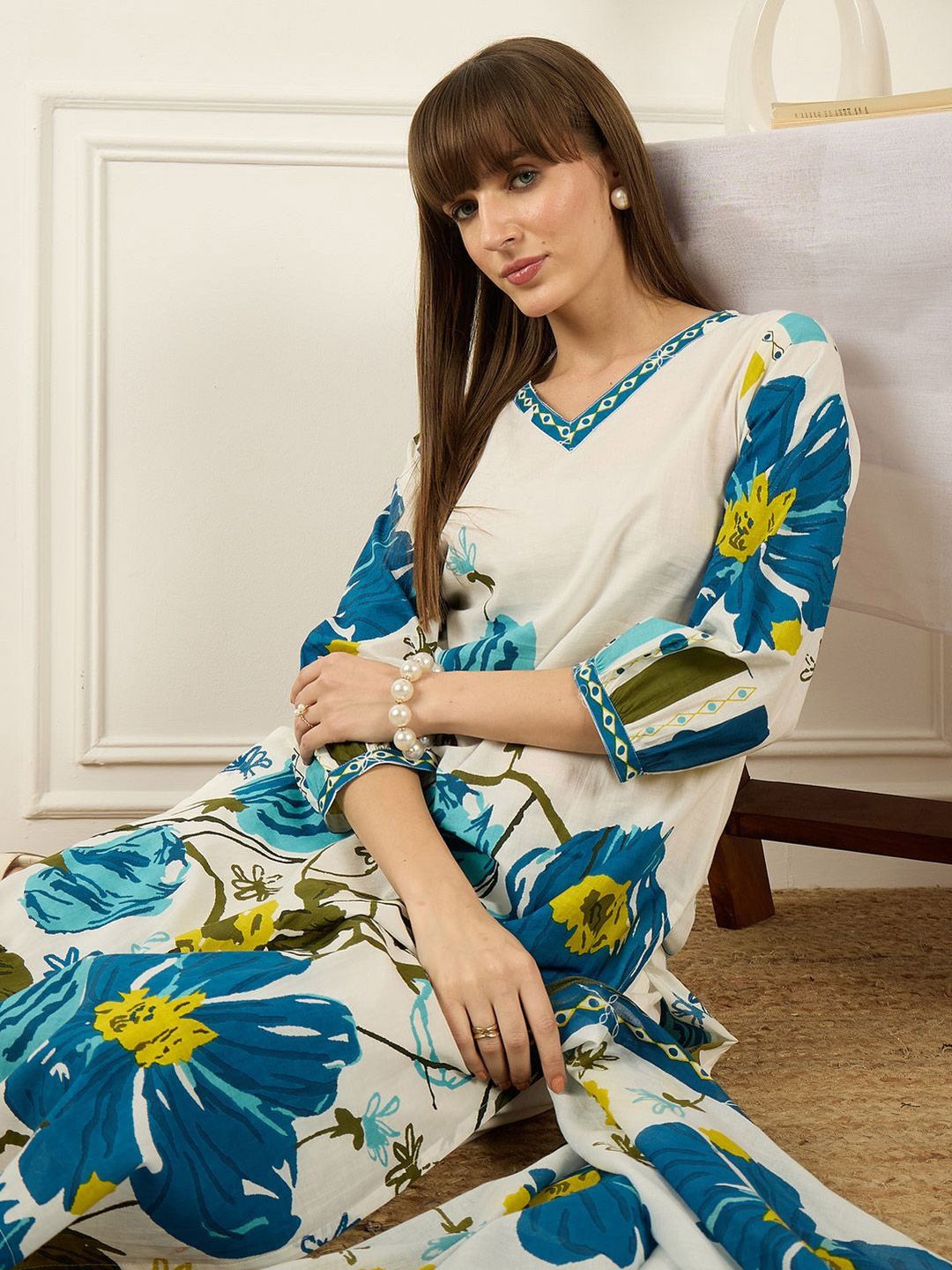 Women Floral Printed Regular Pure Cotton Kurta with Trousers & With Dupatta