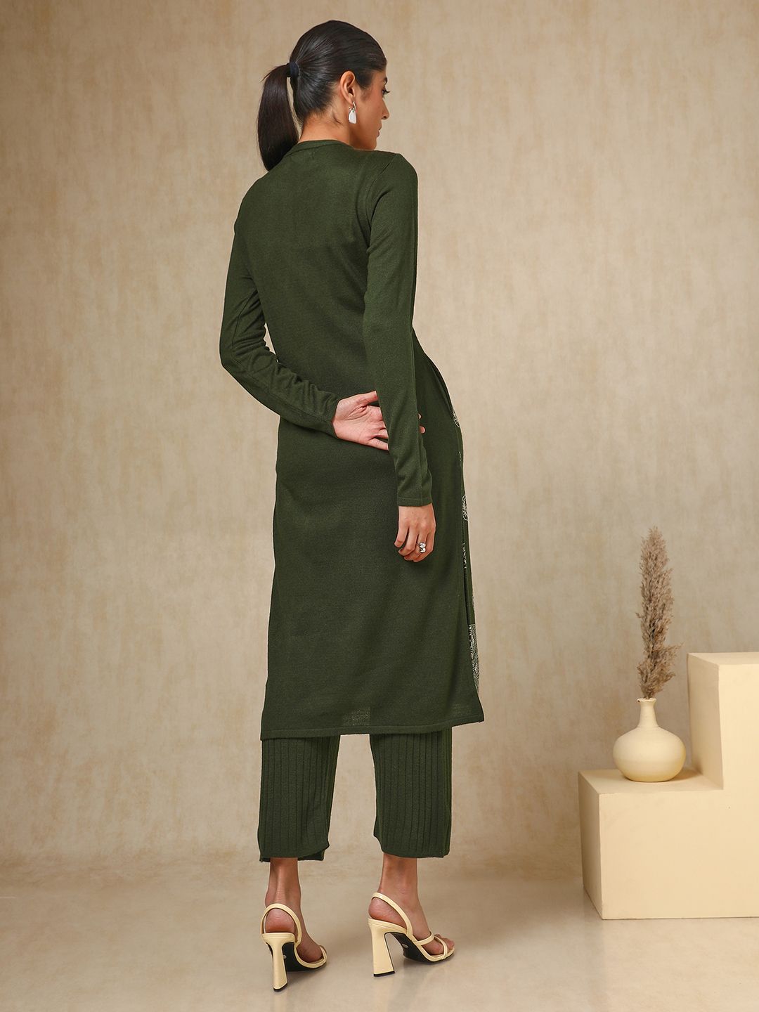 Dhiyona SO Women's Olive Green Paisley Woven Design Mandarin Collar Acrylic Straight Kurta With Trouser