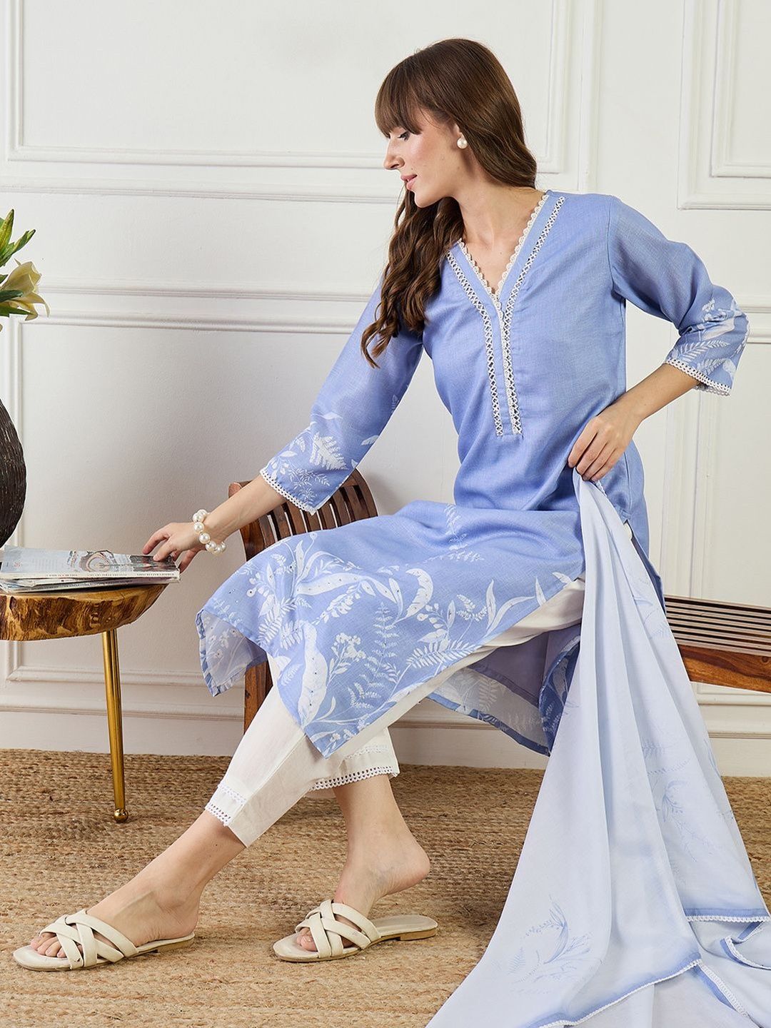 Women Floral Printed Lace Detail Linen Straight Kurta with Trousers & Dupatta