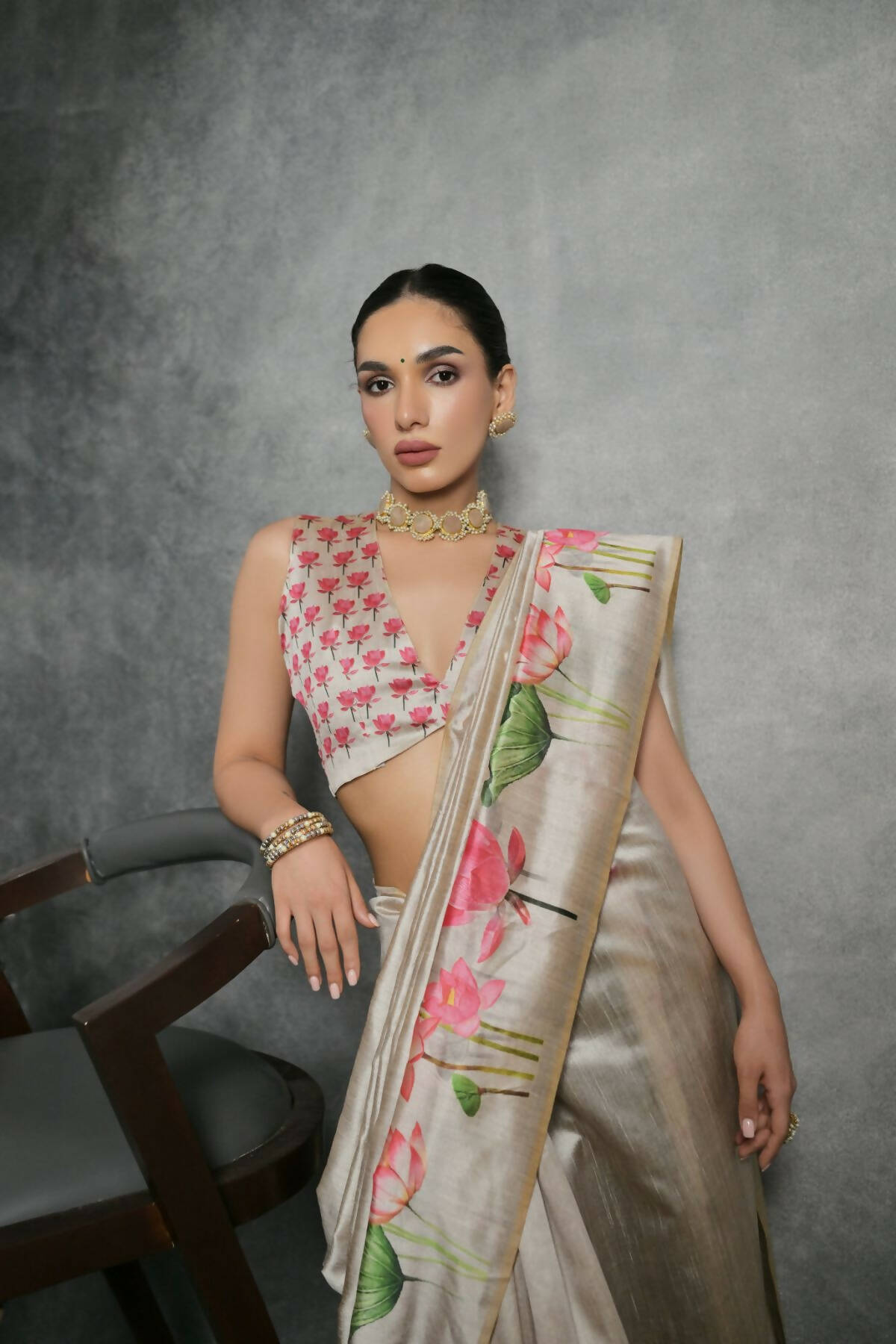 Women Yogita Lotus Cream Saree With Unstiched Blouse