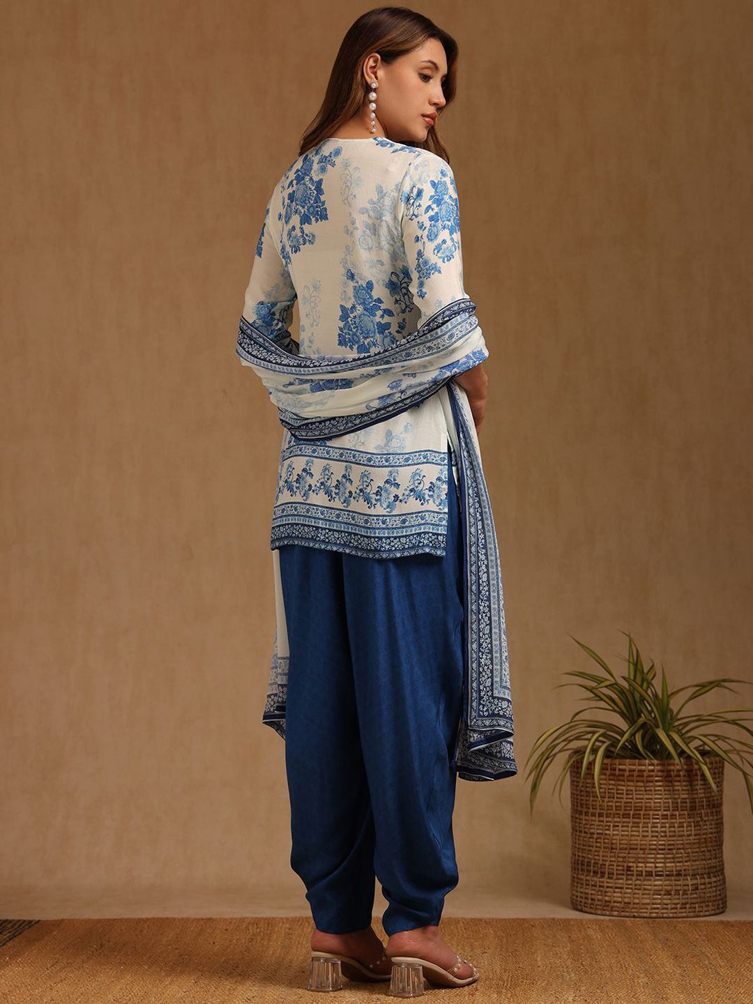 Dhiyona SO Women's Women Floral Printed Kurti with Patiala & Dupatta