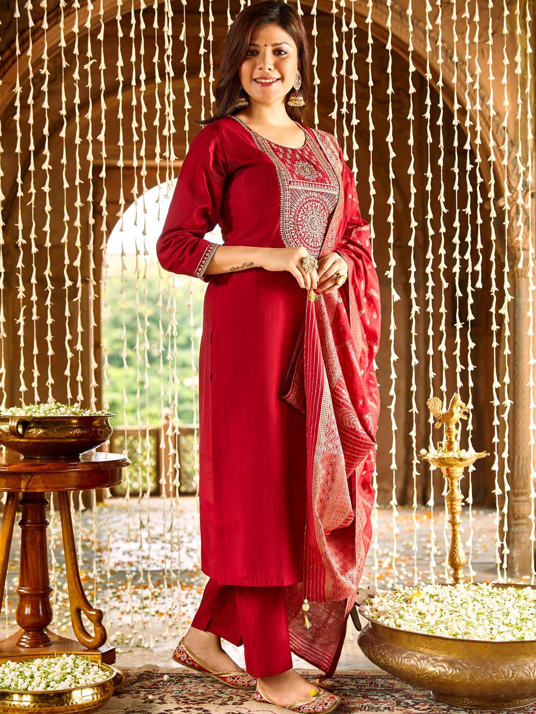 Dhiyona WP Women Ethnic Motifs Embroidered Regular Thread Work Kurta with Trousers & With Dupatta