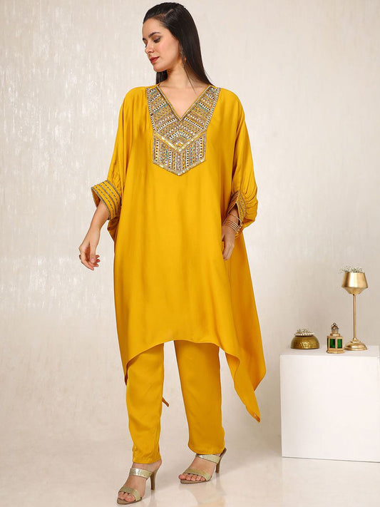 Dhiyona SO Women's V-Neck Three-Quarter Sleeves Regular Mirror Work Kaftan Kurta With Trouser