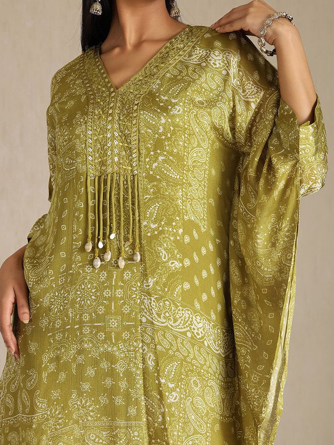 Dhiyona SO Women's Women Paisely Printed Regular Sequinned Kurta with Trousers