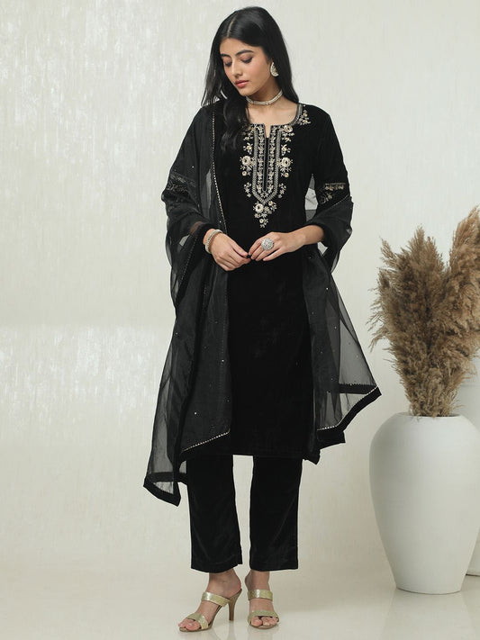 Dhiyona SO Women's Floral Yoke Design Notch Neck Thread Work Velvet Kurta With Trousers & Dupatta