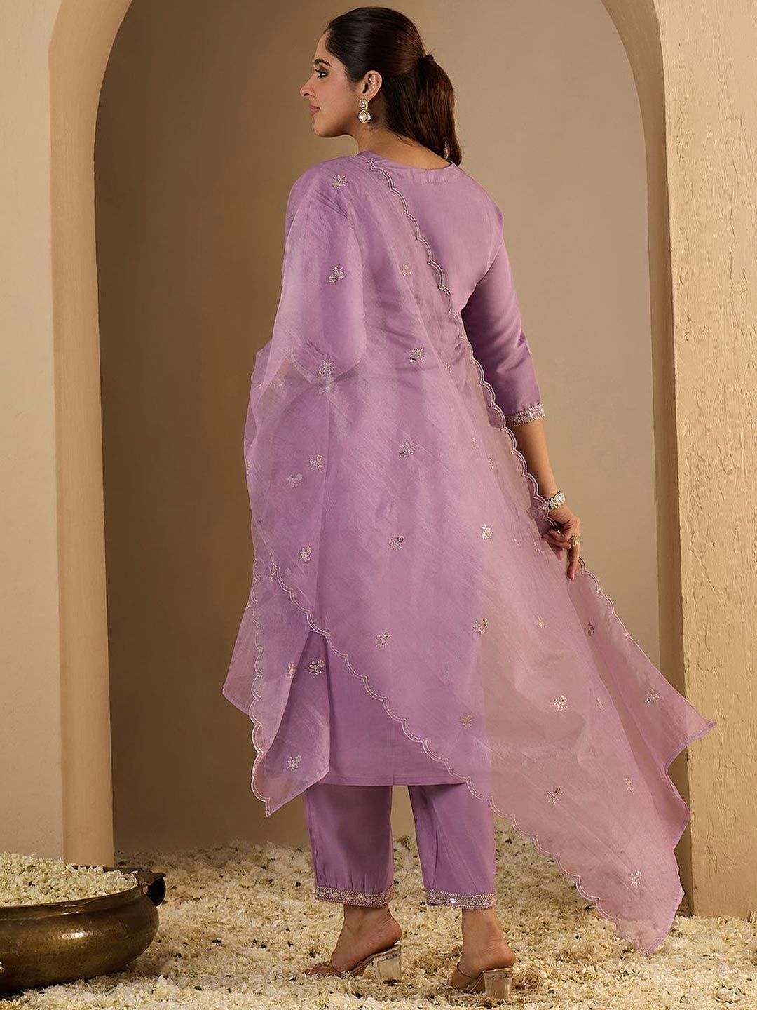 Dhiyona IE Women's Ethnic Motifs Embroidered Thread Work Straight Kurta With Trousers & Dupatta