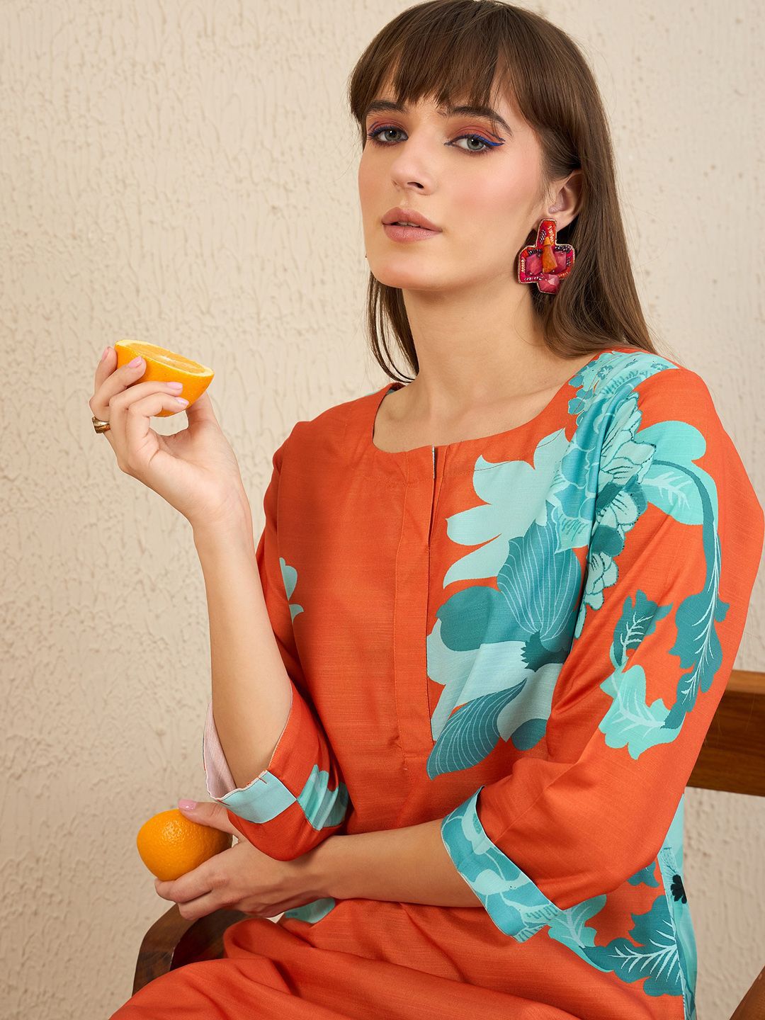 Dhiyona IE Floral Printed Straight Kurta With Trousers