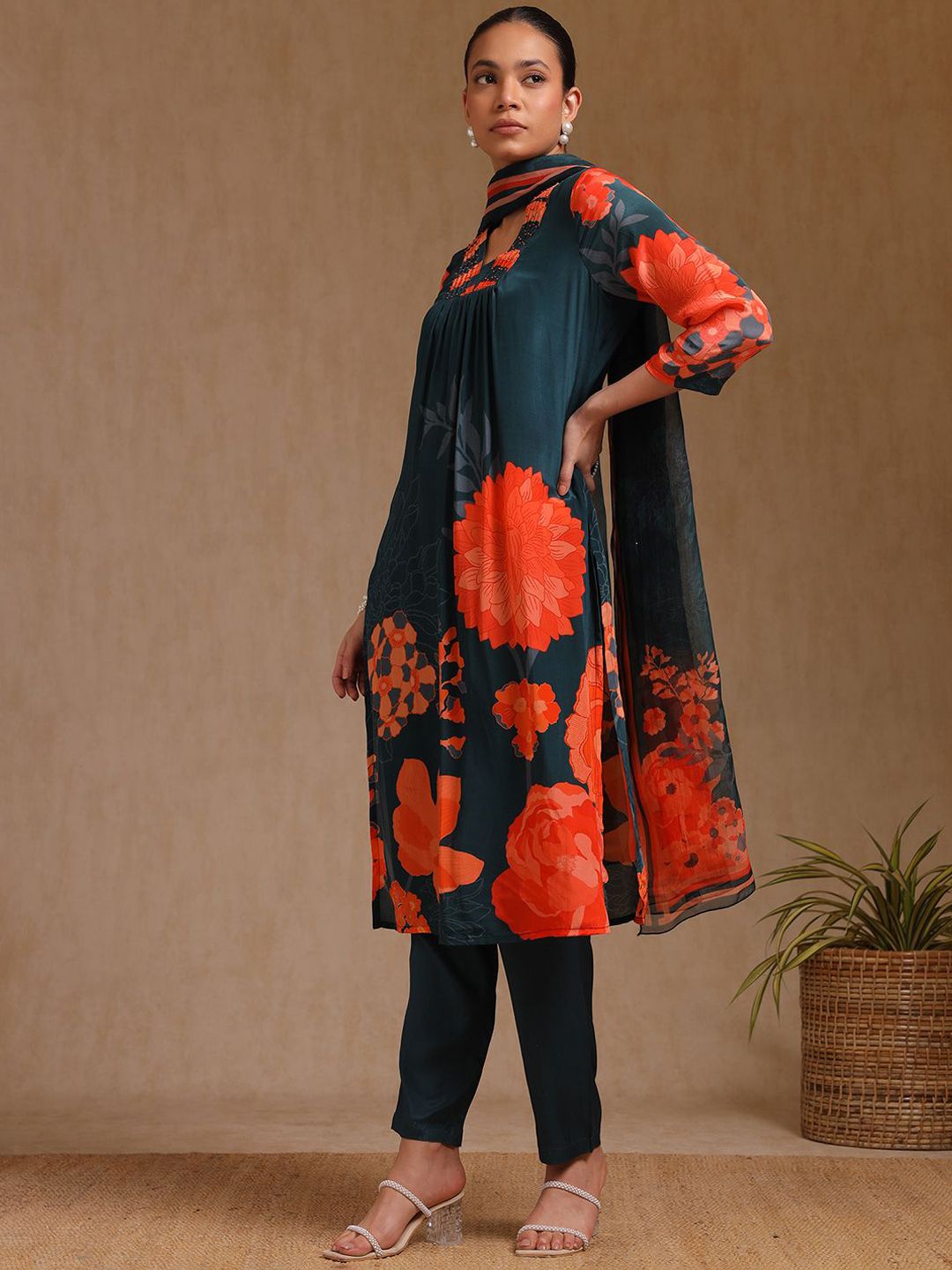 Dhiyona SO Women's Women Floral Printed Pleated Beads and Stones Kurta with Trousers & With Dupatta
