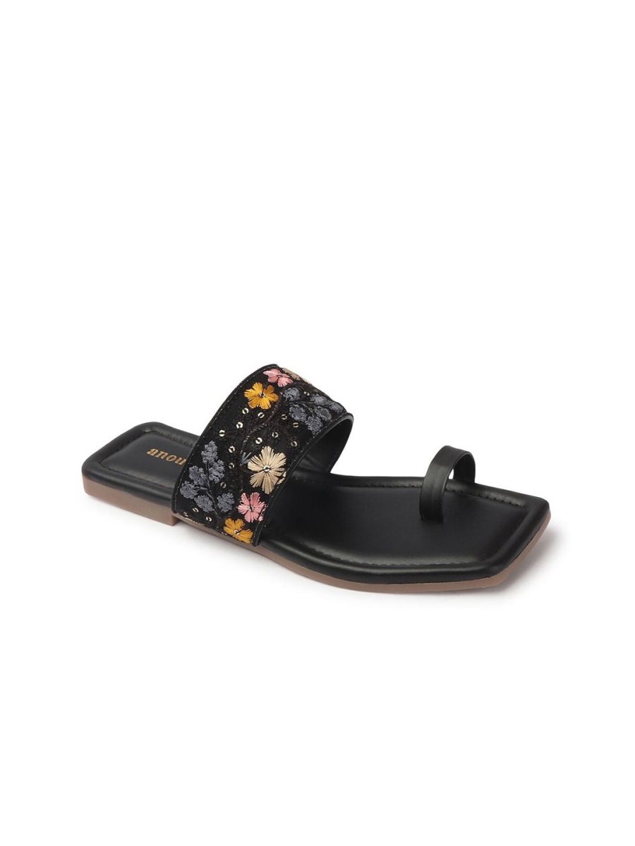 Dhiyona AK Women Embroidered One Toe Flats