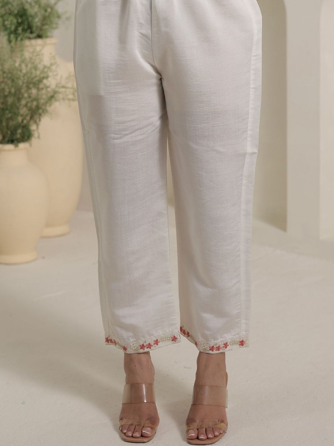 Women Floral Embroidered Kurta with Palazzos