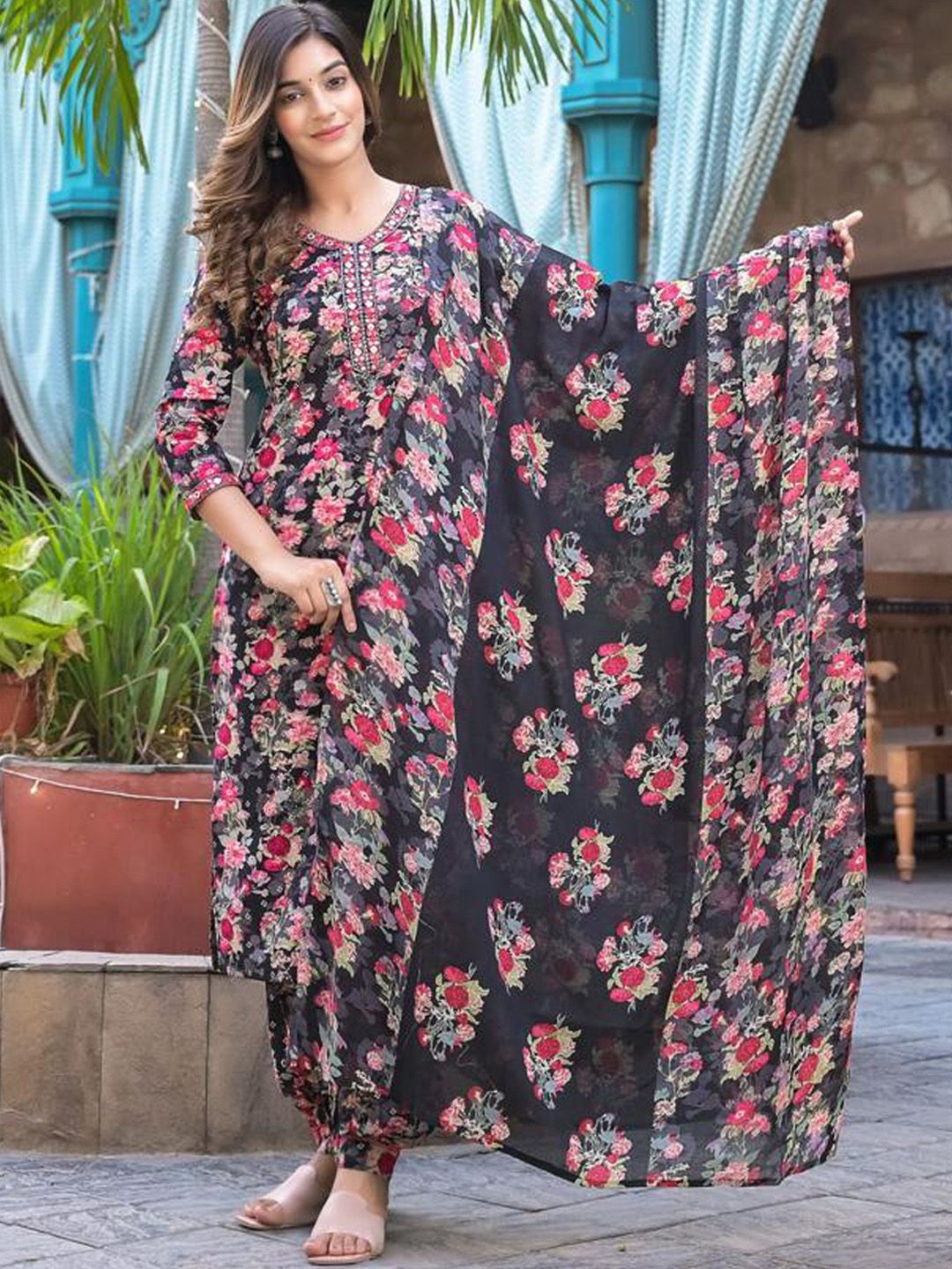 Dhiyona VA Women'sFloral Embellished Kurta Paired With Afghani Trouser & Dupatta