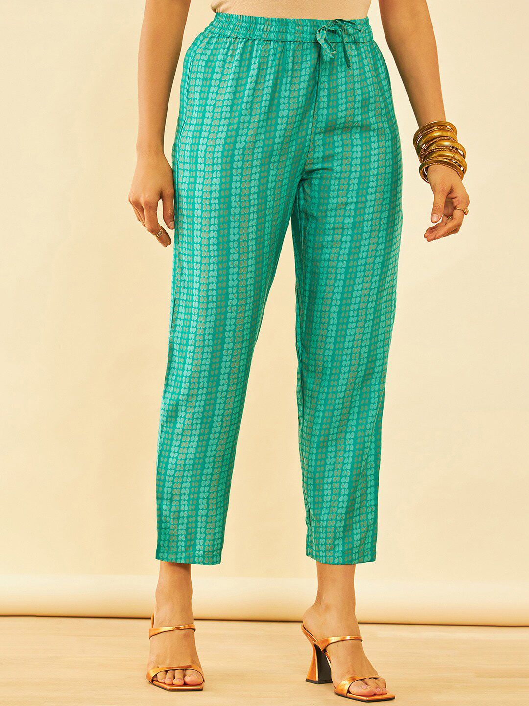 Dhiyona SO Women's Paisley Printed Sequinned Kurta with Trousers & With Dupatta