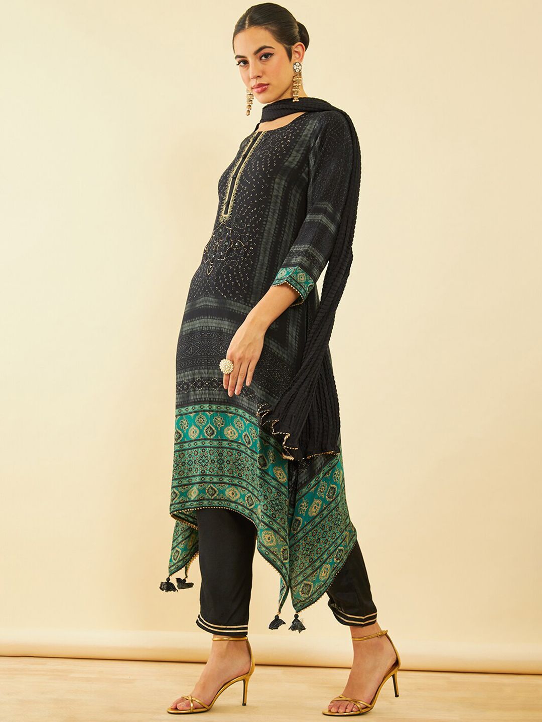 Dhiyona SO Women's Floral Printed Round Neck Three-Quarter Sleeves Zardozi Kurta Set
