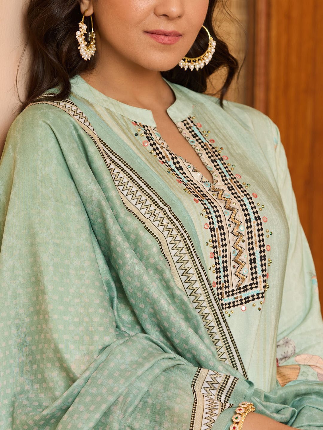Dhiyona WP Floral Printed Beads & Stones Straight Kurta With Trousers & Dupatta