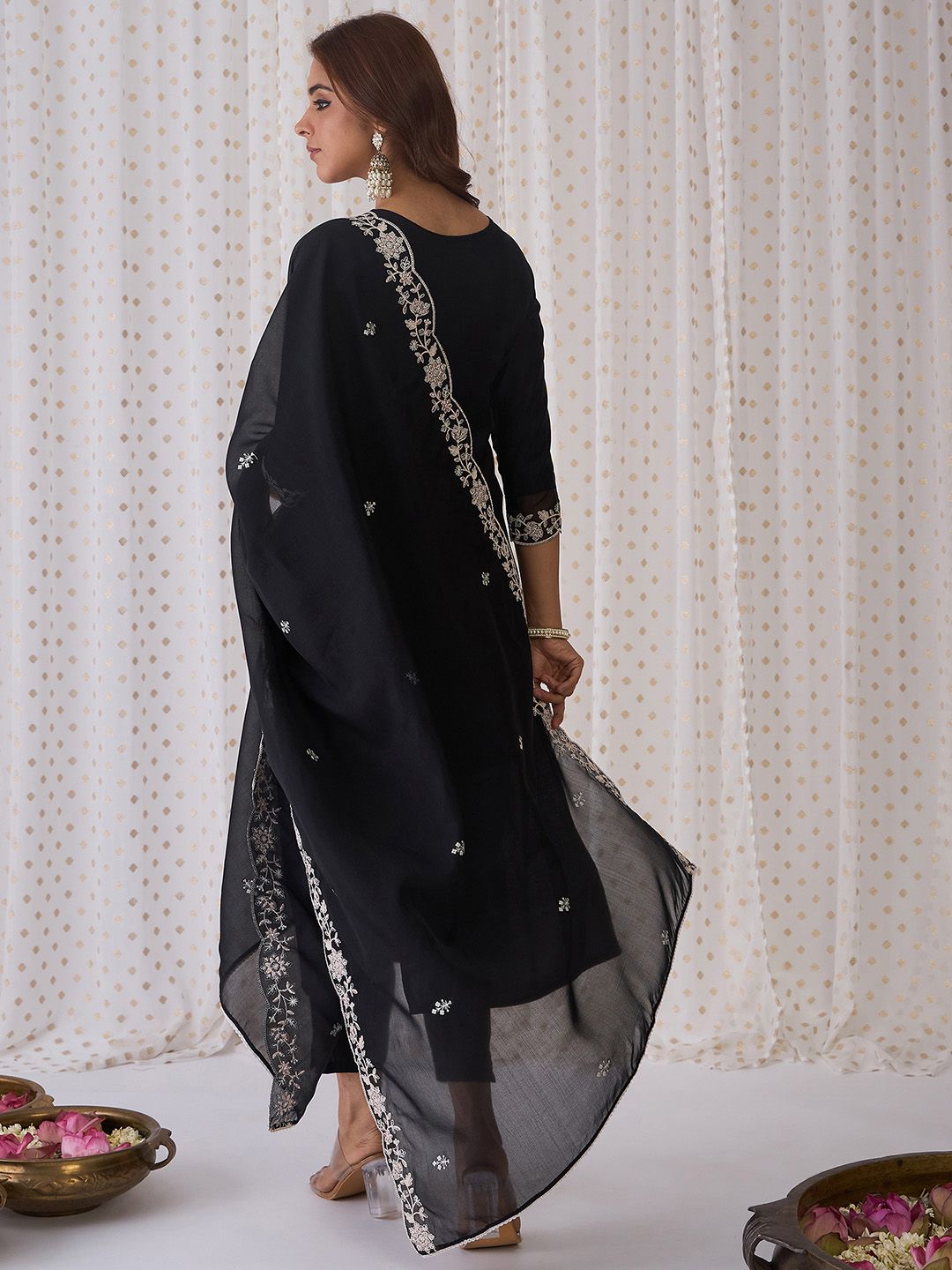 Dhiyona IE Black Floral Embroidered Thread Work Kurta with Trousers & Dupatta
