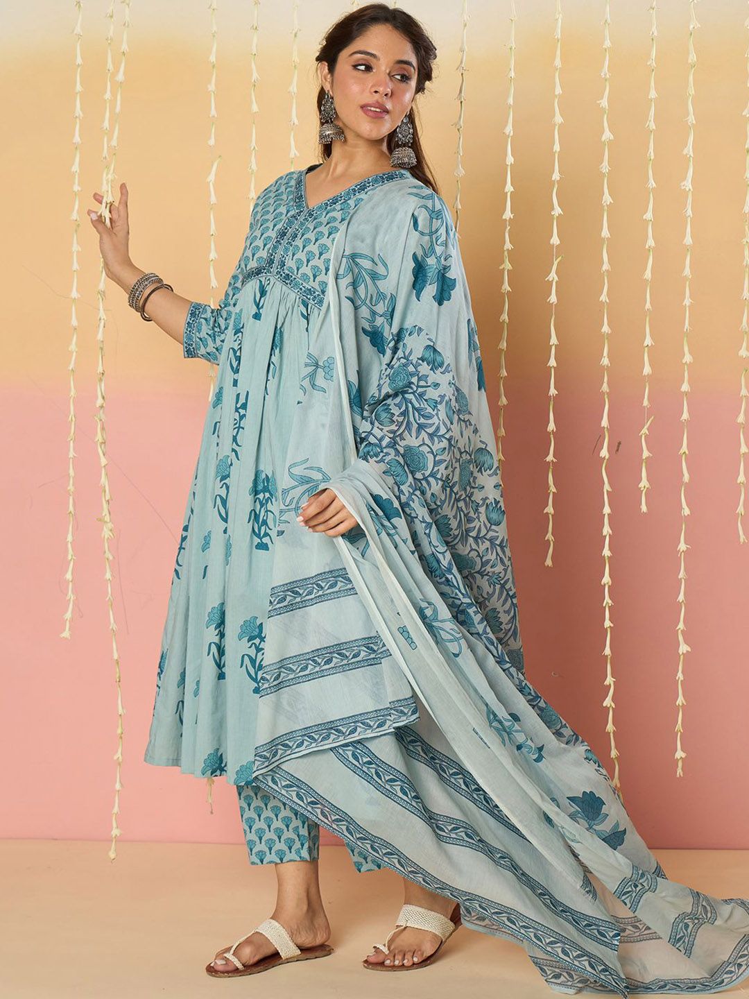 Women Floral Printed Empire Pure Cotton Kurta with Trousers & With Dupatta