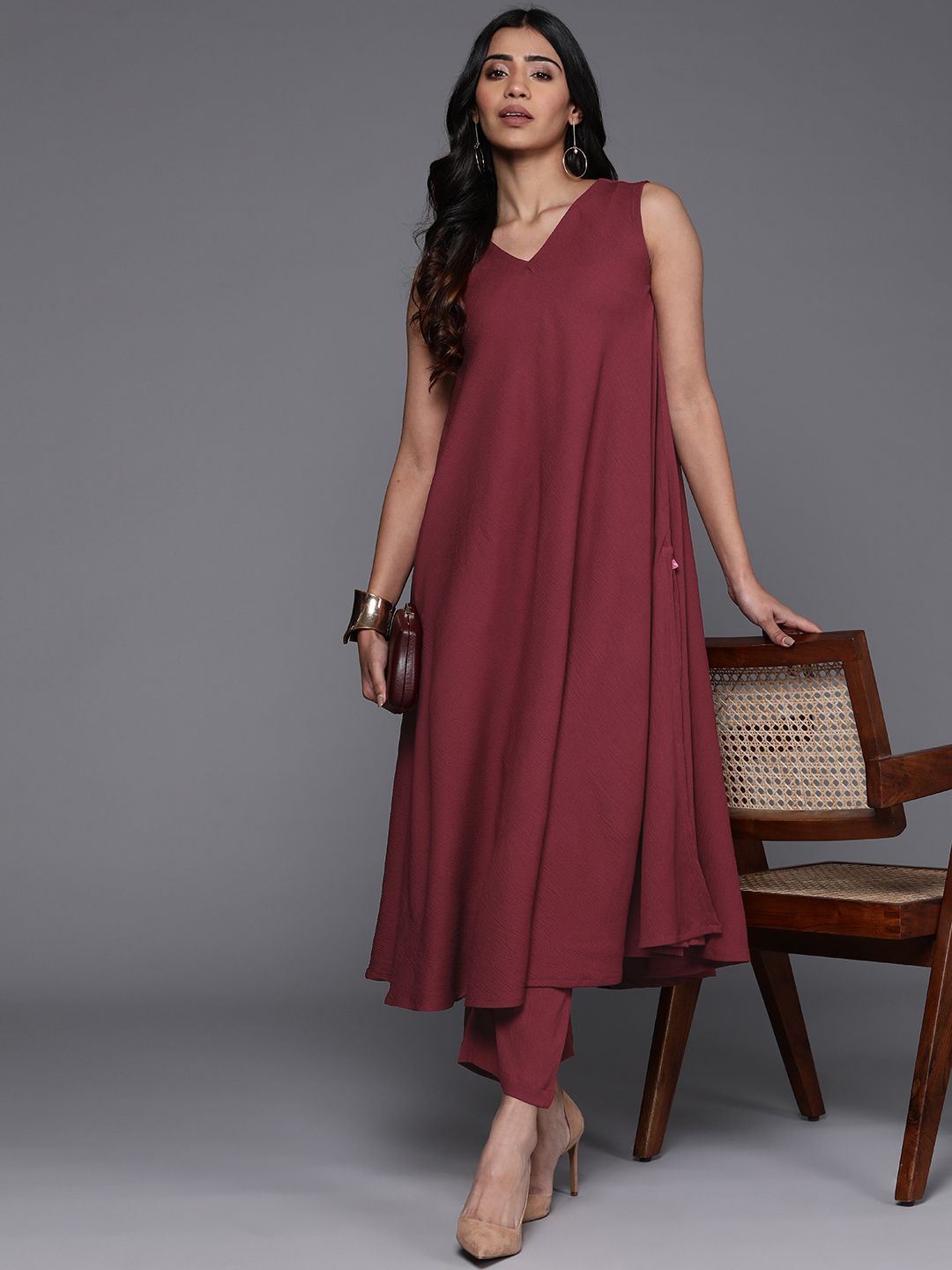Dhiyona VA Women'sPleated Silk Crepe Kurta with Trousers