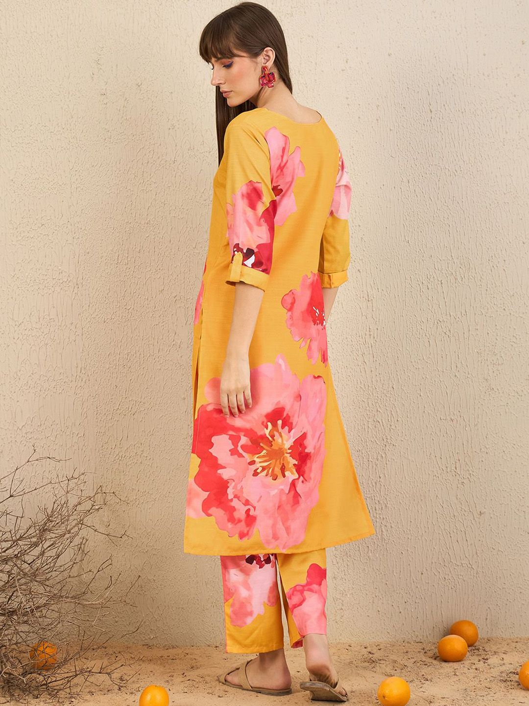 Dhiyona IE Floral Printed V-Neck Straight Kurta with Trousers