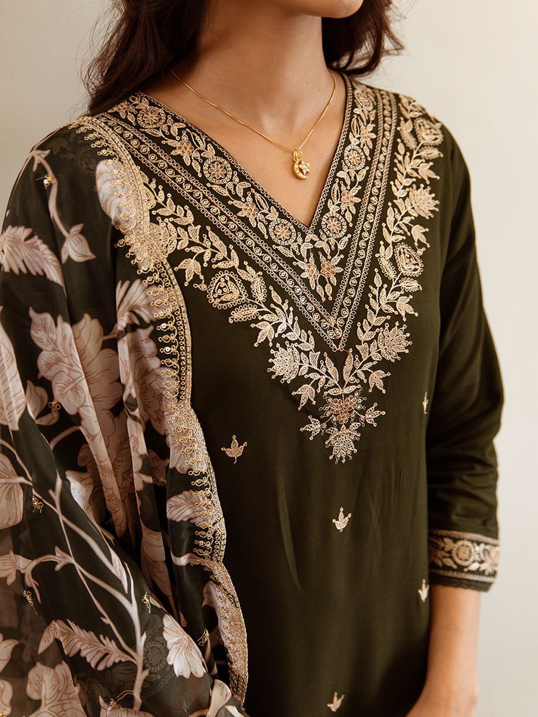 Dhiyona IE Ethnic Motifs Embroidered Regular Thread Work Kurta with Salwar & With Dupatta