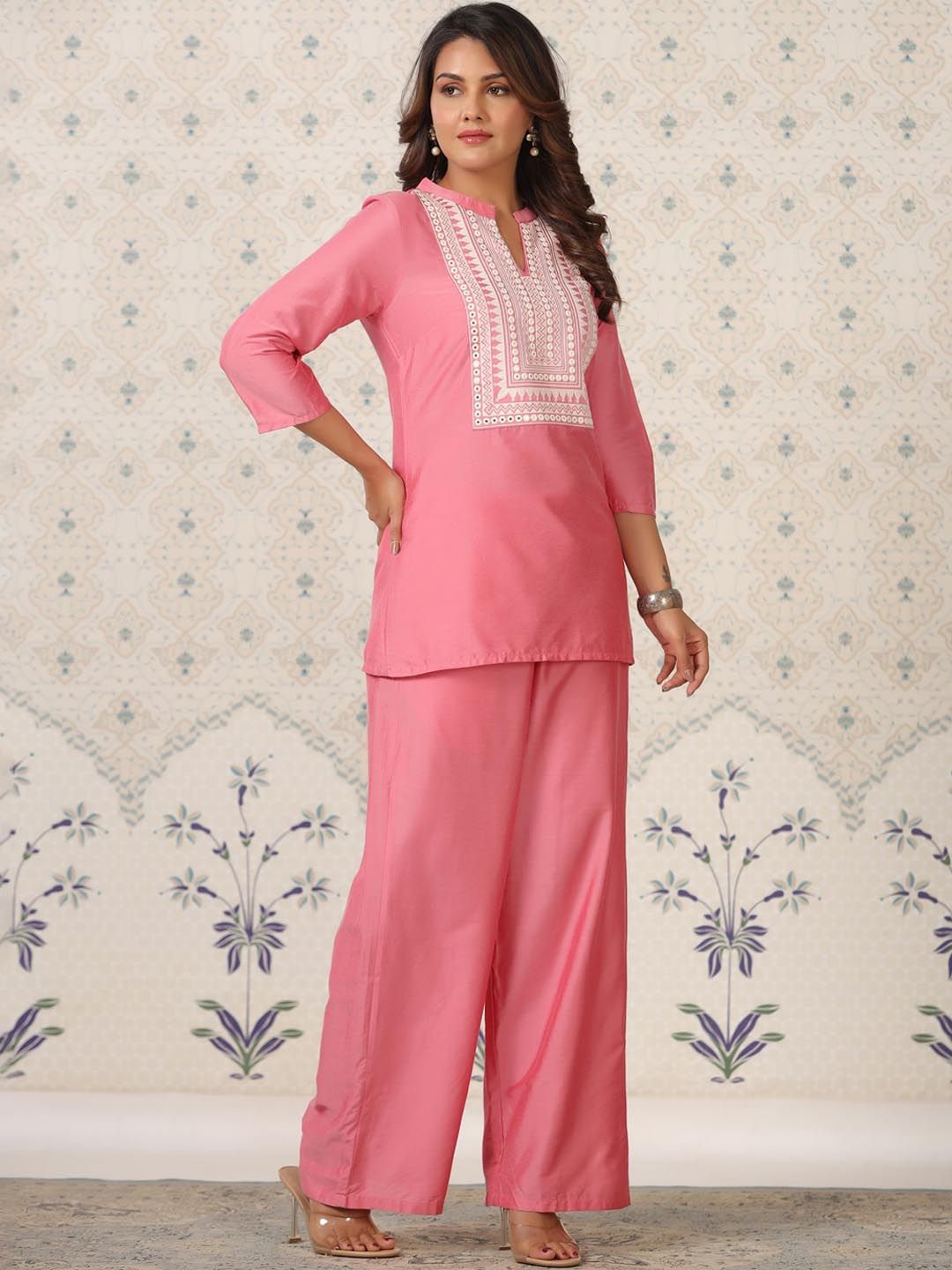 Dhiyona OD Floral Embroidered Regular Thread Work Kurta with Trousers