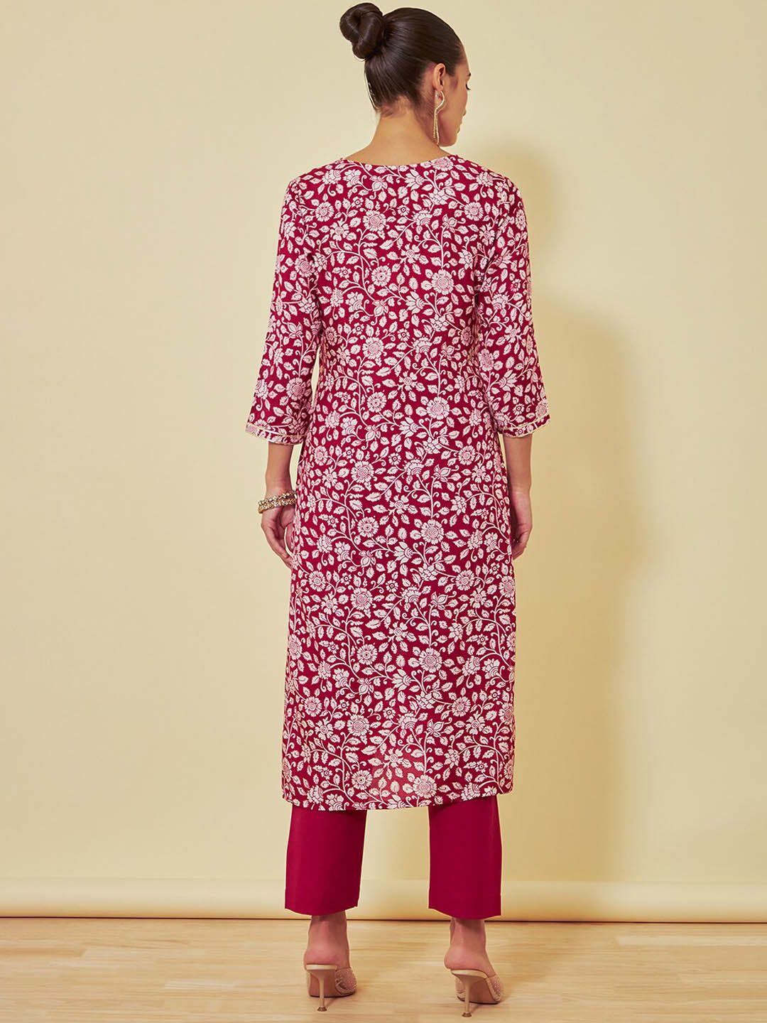 Dhiyona SO Women's Floral Printed Regular Gotta Patti Kurta With Trousers