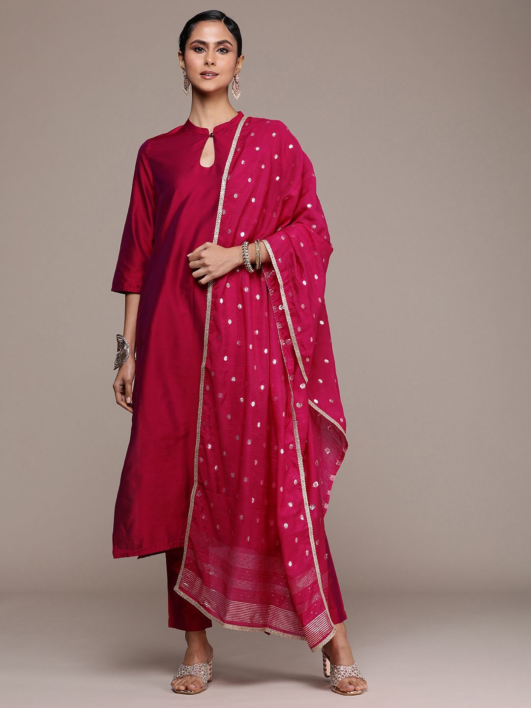 Dhiyona PD Women Women Jashn Kurta With Trousers & Embellished Dupatta