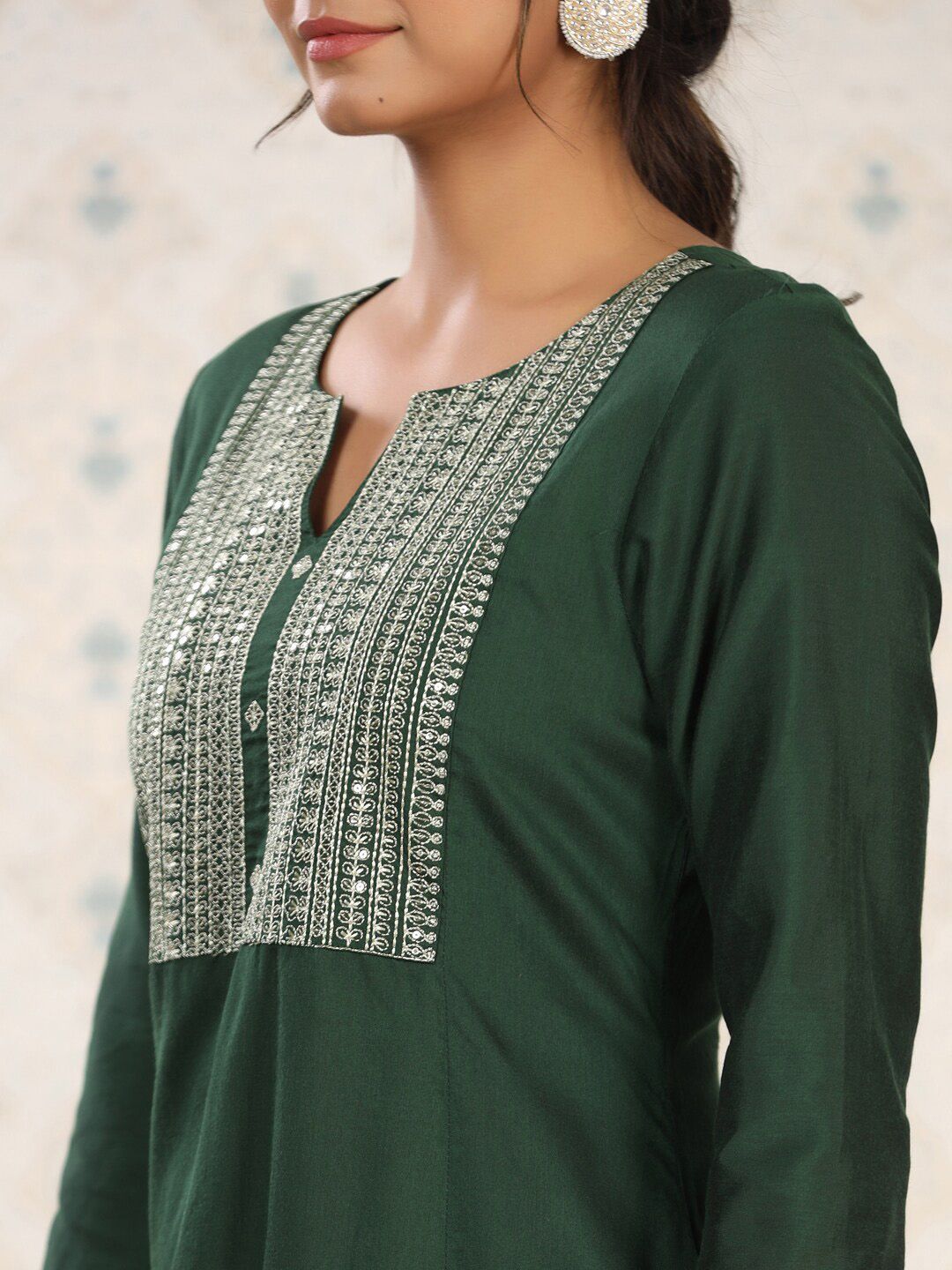 Dhiyona OD Yoke Design Embroidered Kurta with Trousers