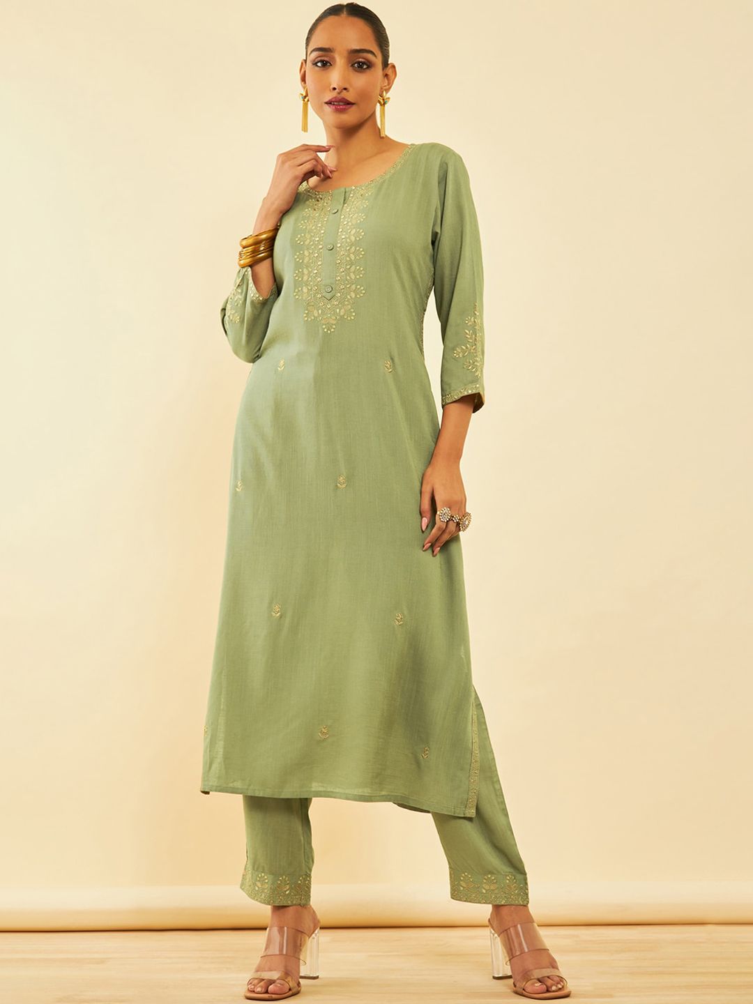 Dhiyona SO Women's Floral Embroidered Regular Sequinned Kurta With Trousers