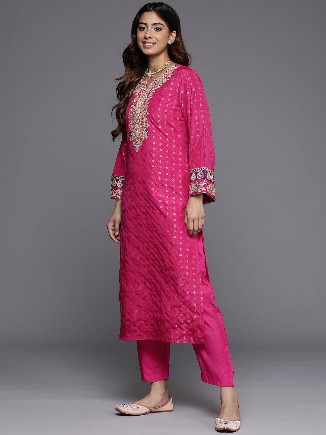 Dhiyona VA Women'sEthnic Motifs Woven Design Sequinned Kurta with Trousers & Dupatta