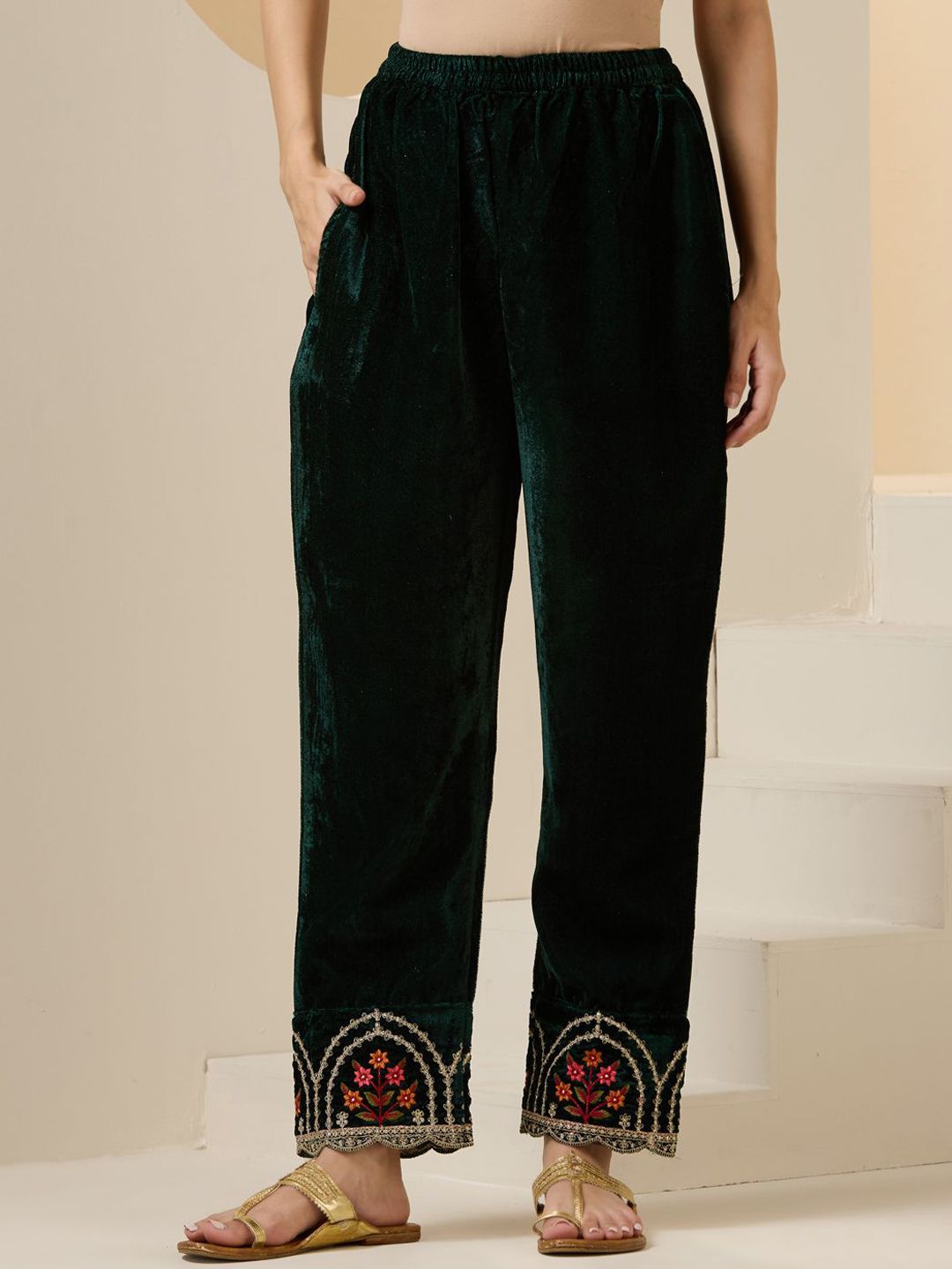 Dhiyona IS Women's Women Floral Embroidered Regular Thread Work Velvet Kurta with Trousers & With Dupatta