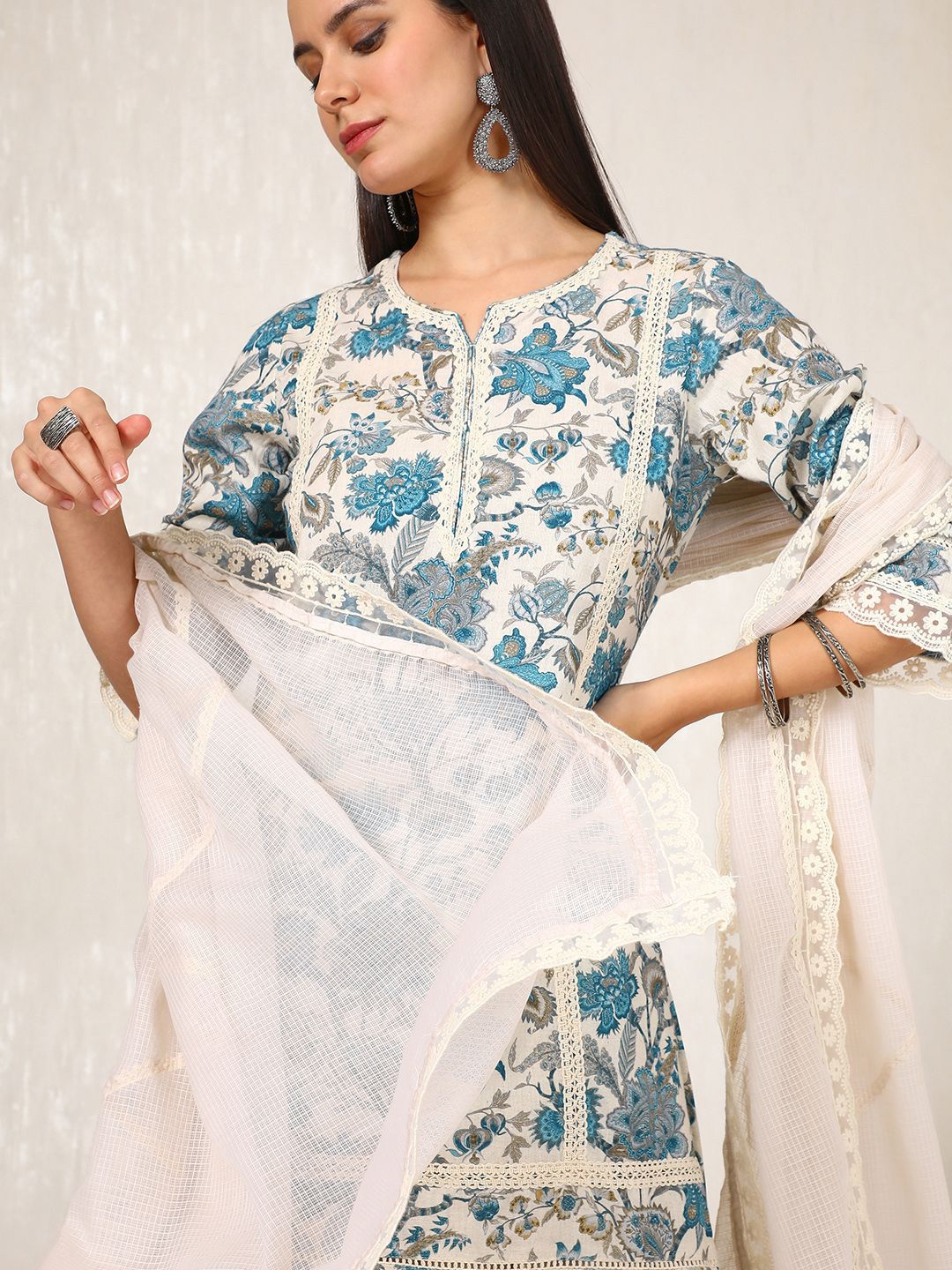 Dhiyona SO Women's Floral Printed Regular Gotta Patti Linen Straight Kurti with Palazzos & Dupatta