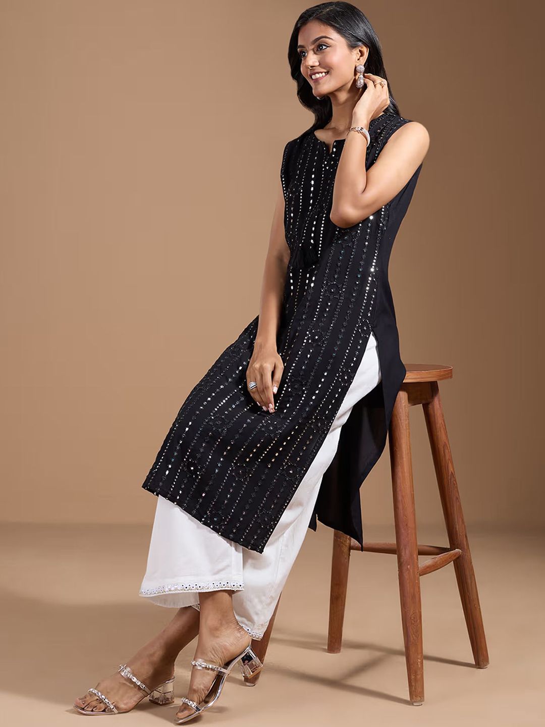 Dhiyona OD Women Thread Work Kurta