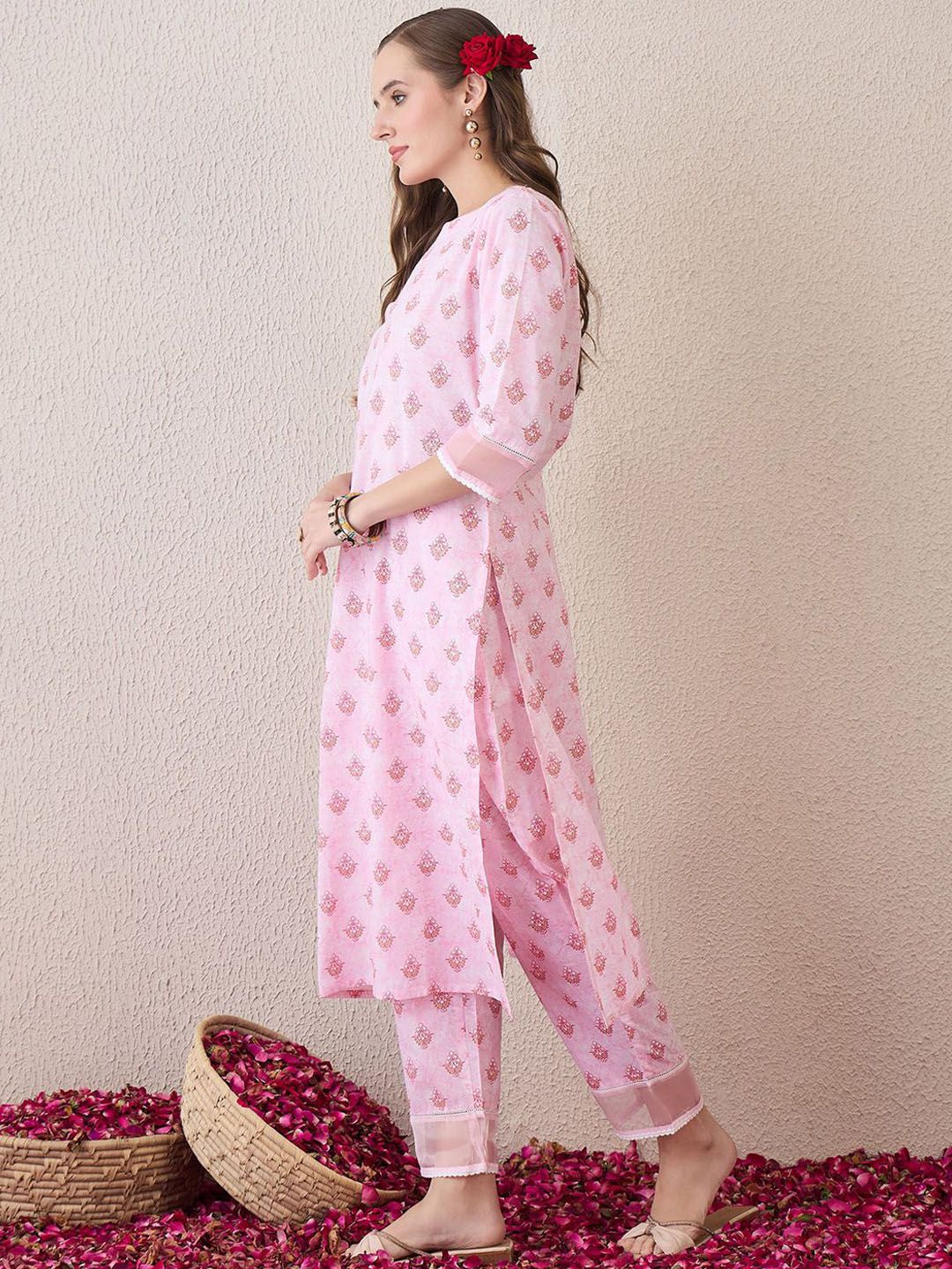 Dhiyona IE Floral Printed Round Neck Pure Cotton Straight Kurta With Trouser