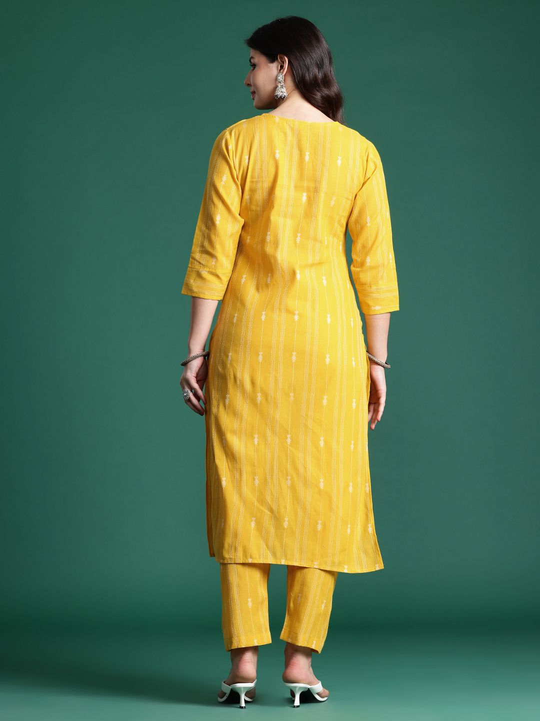 Dhiyona IE Ethnic Motifs Embroidered Thread Work Pure Cotton Kurta with Trousers