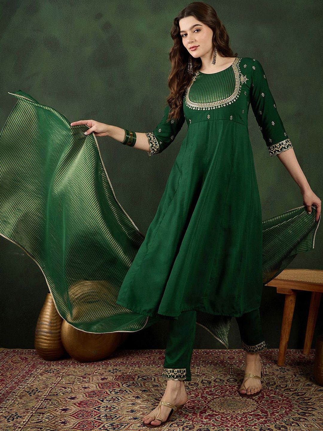 Dhiyona SN Women's Green Floral Embroidered Regular Anarkali Kurta With Trouser With Dupatta