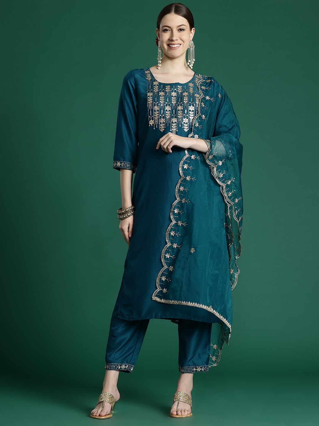 Dhiyona IE Women Floral Embroidered Regular Sequinned Kurta with Trousers & With Dupatta