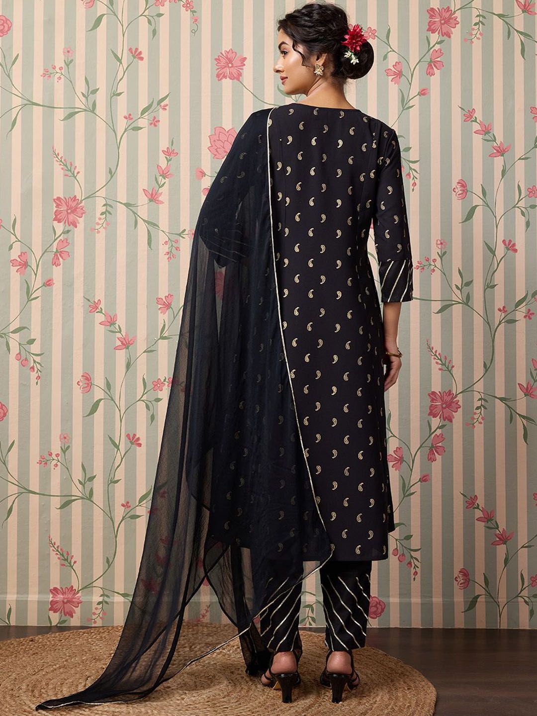Dhiyona OD Floral Printed Regular Kurta with Trousers & With Dupatta
