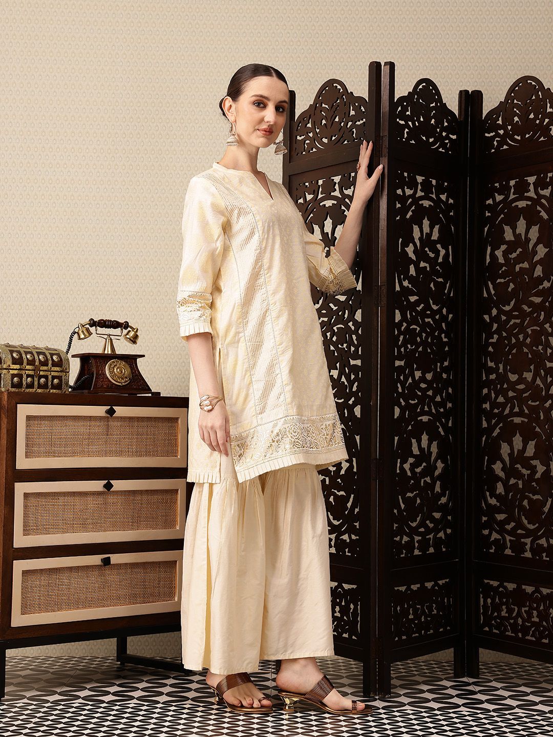 Dhiyona PD Women Indie-Floral Foil Printed Jashn Kurta with Sharara & Dupatta