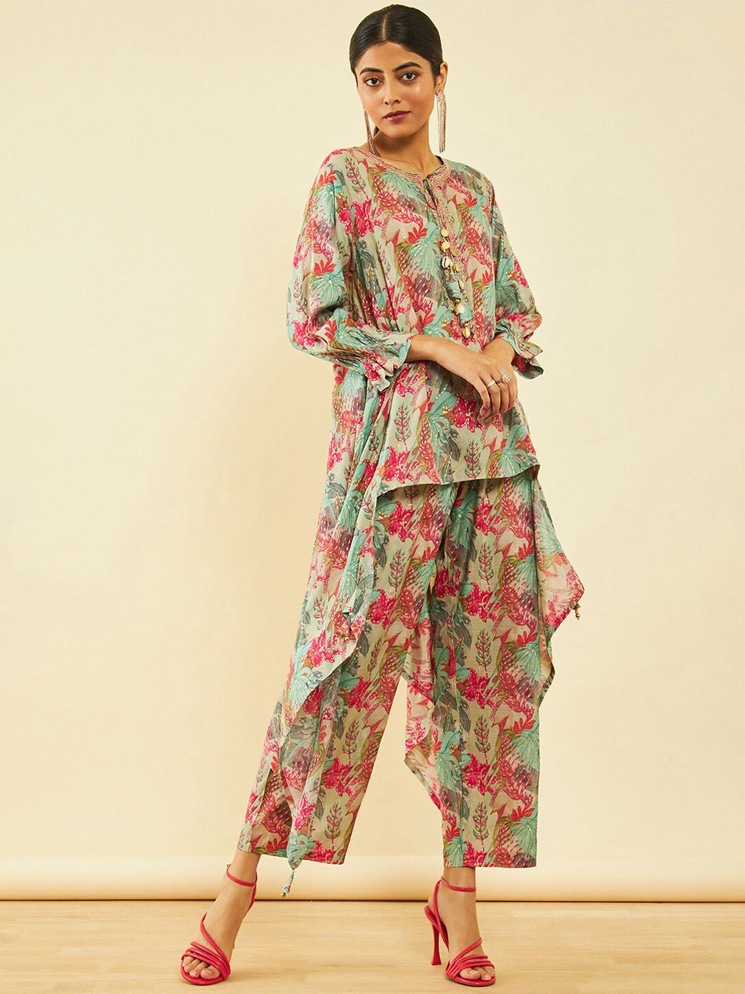 Dhiyona SO Women's Floral Printed Sequinned A-Line Kurta With Trousers