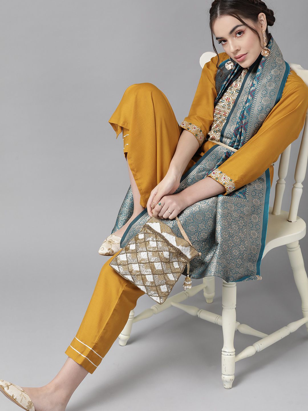 Dhiyona VA Women'sCreamy Mustard Yoke Design Kurta Set