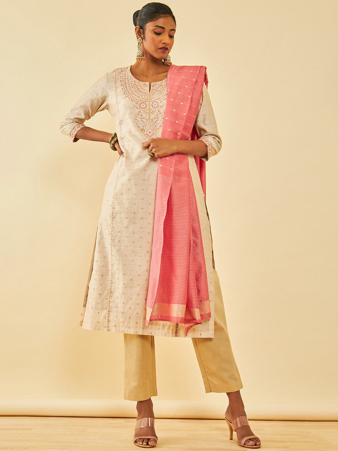 Dhiyona SO Women's Cream Floral Embroidered Thread Work Straight Kurta With Trousers & Dupatta