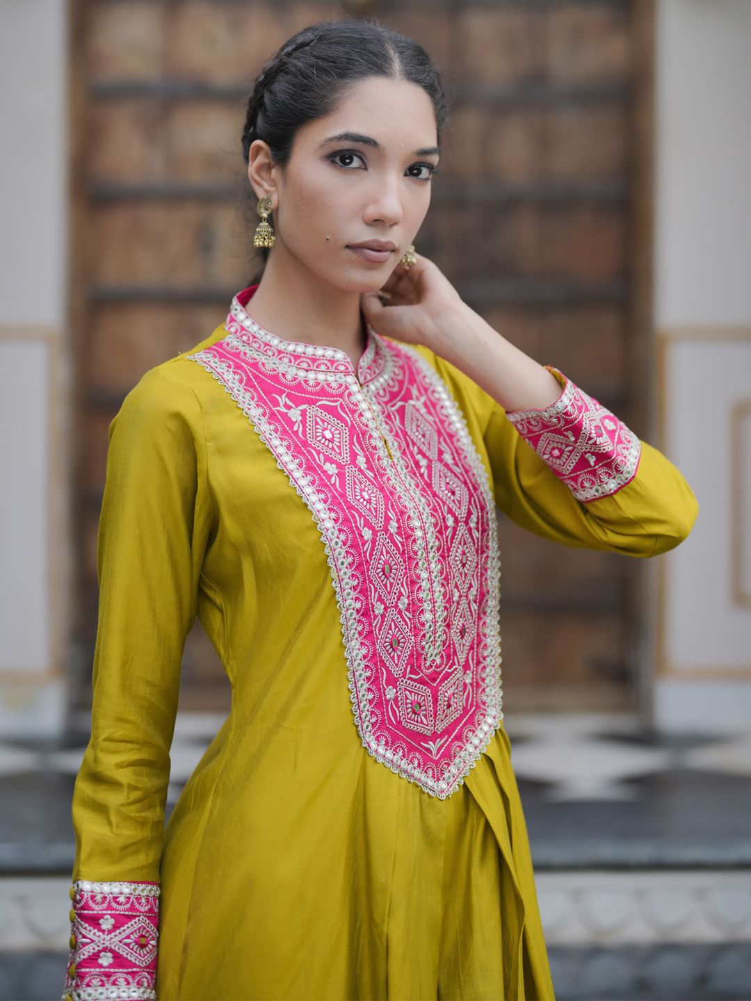 Dhiyona IE Women Ethnic Motifs Embroidered Pleated Mirror Work Kurta with Trousers